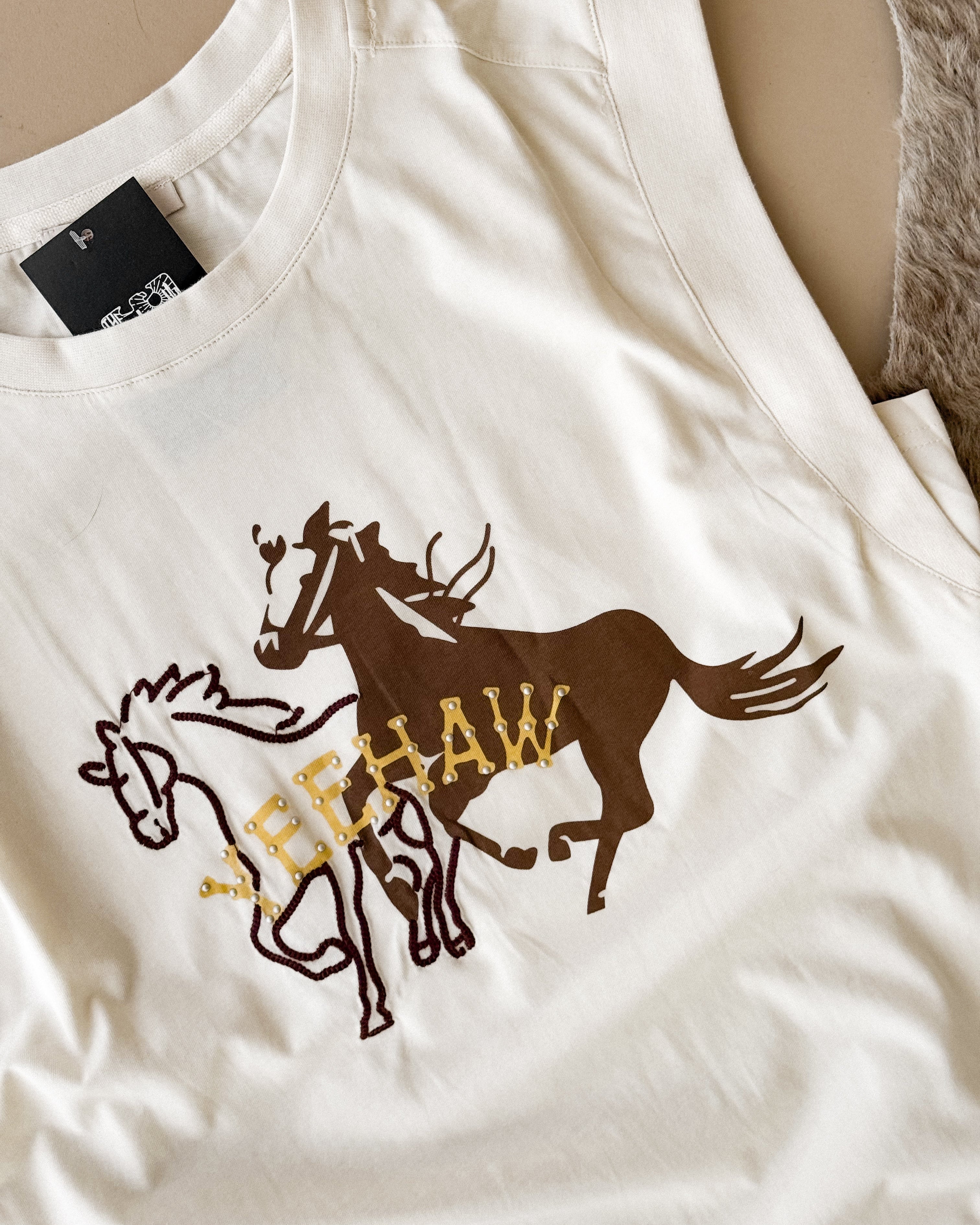 Western graphic tank top with two horses and 'YEEHAW' text, cowgirl rodeo style
