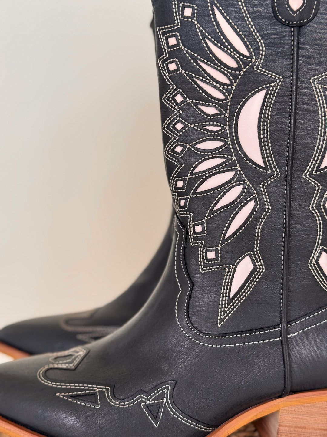 Botas Western Sun com recortes (BLK)