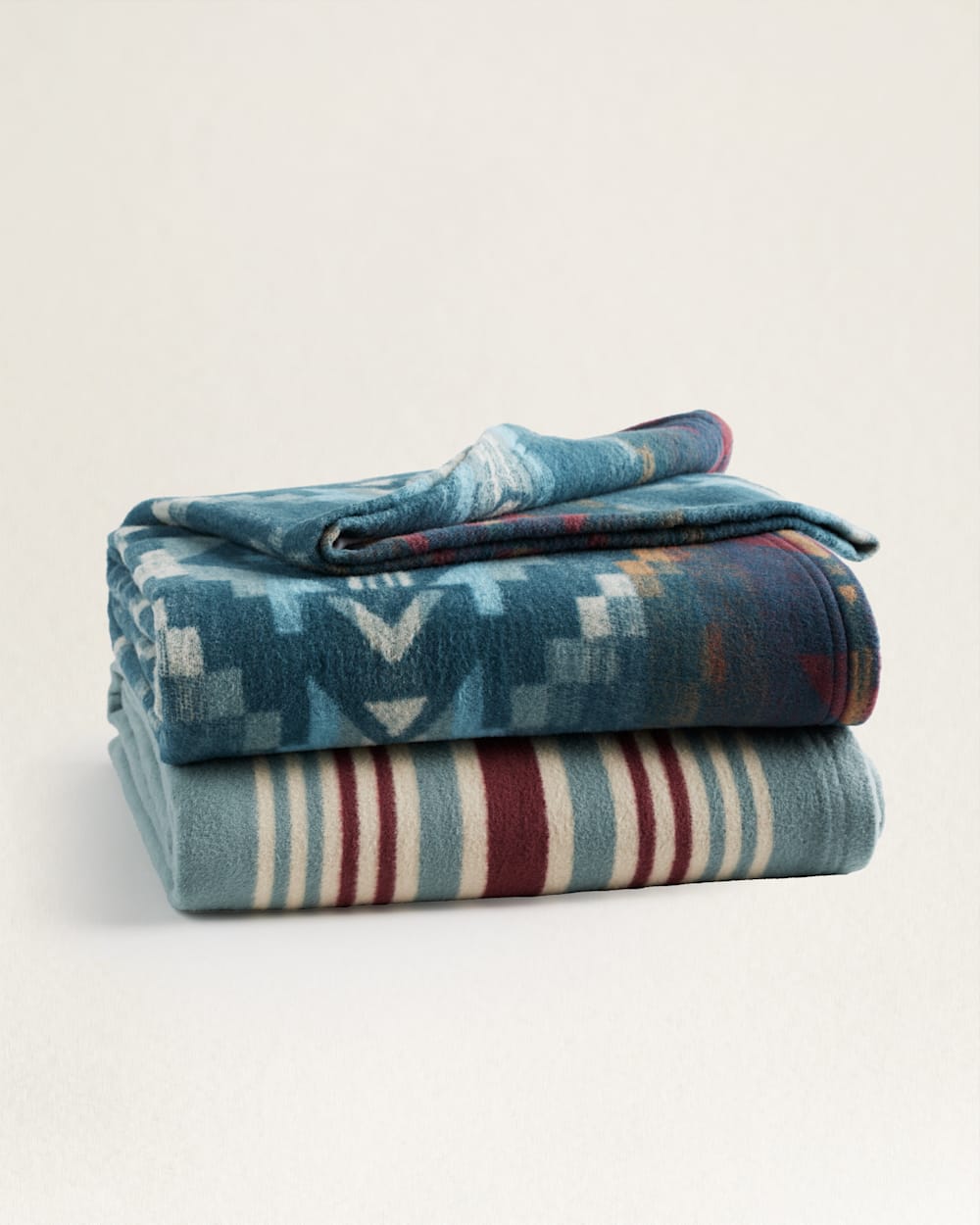 Pendleton Organic Cotton Throw Blanket Set- Carico Lake