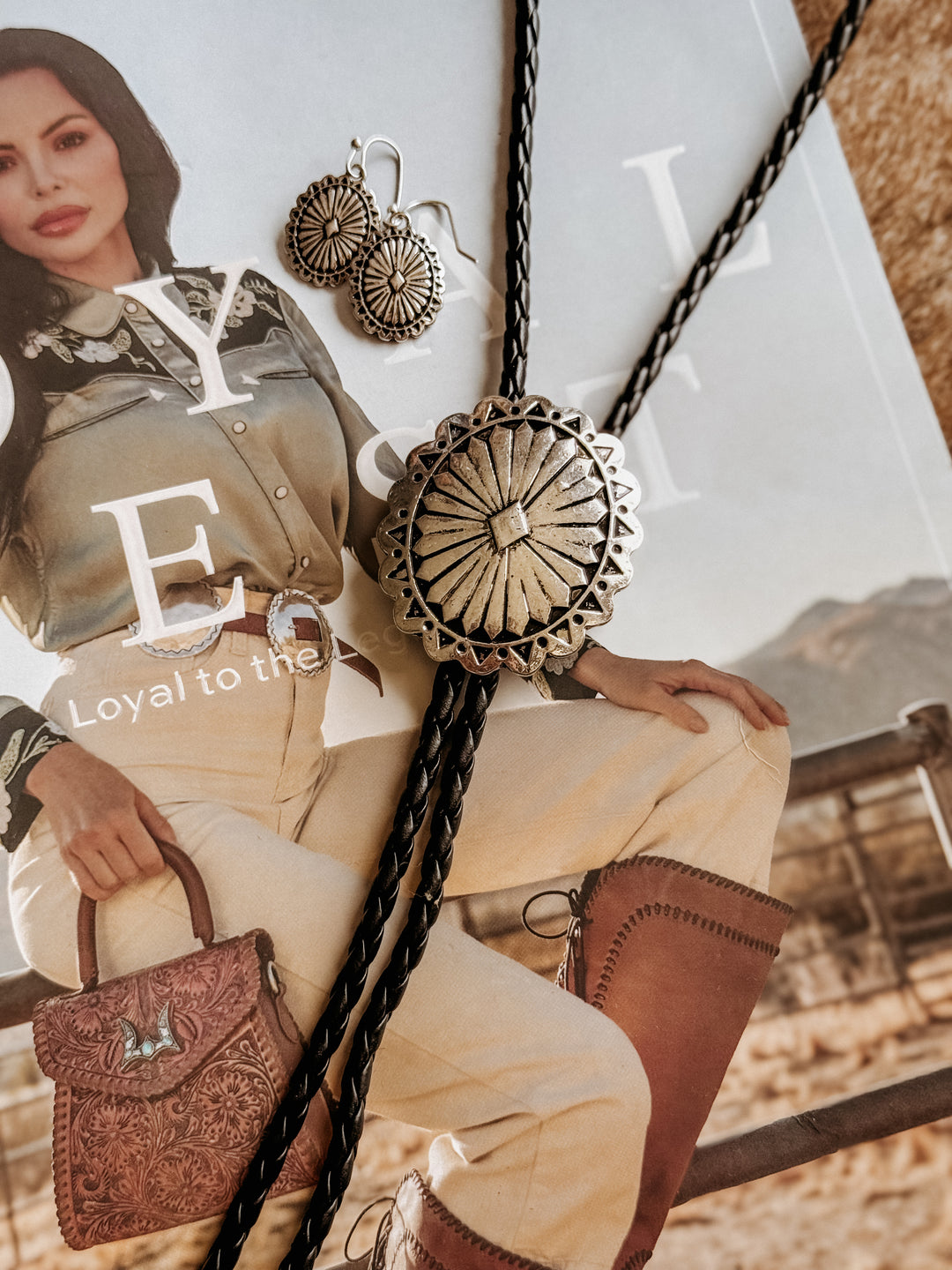 Conjunto de collar de bolo de concho occidental