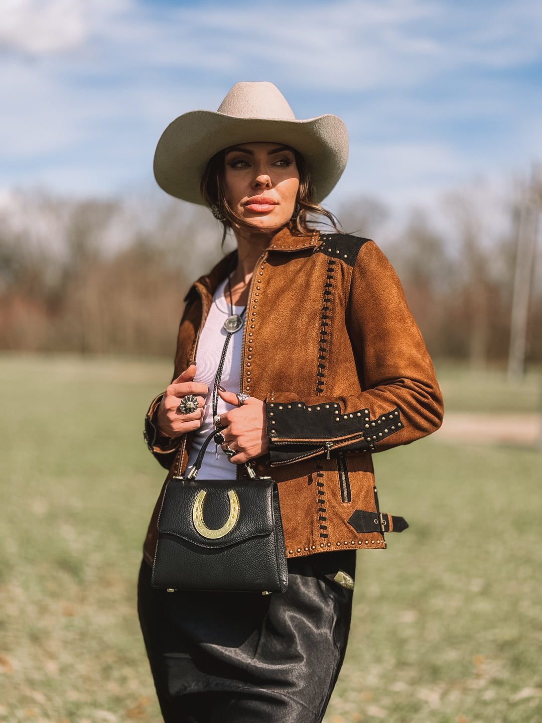 A jaqueta cravejada Scully