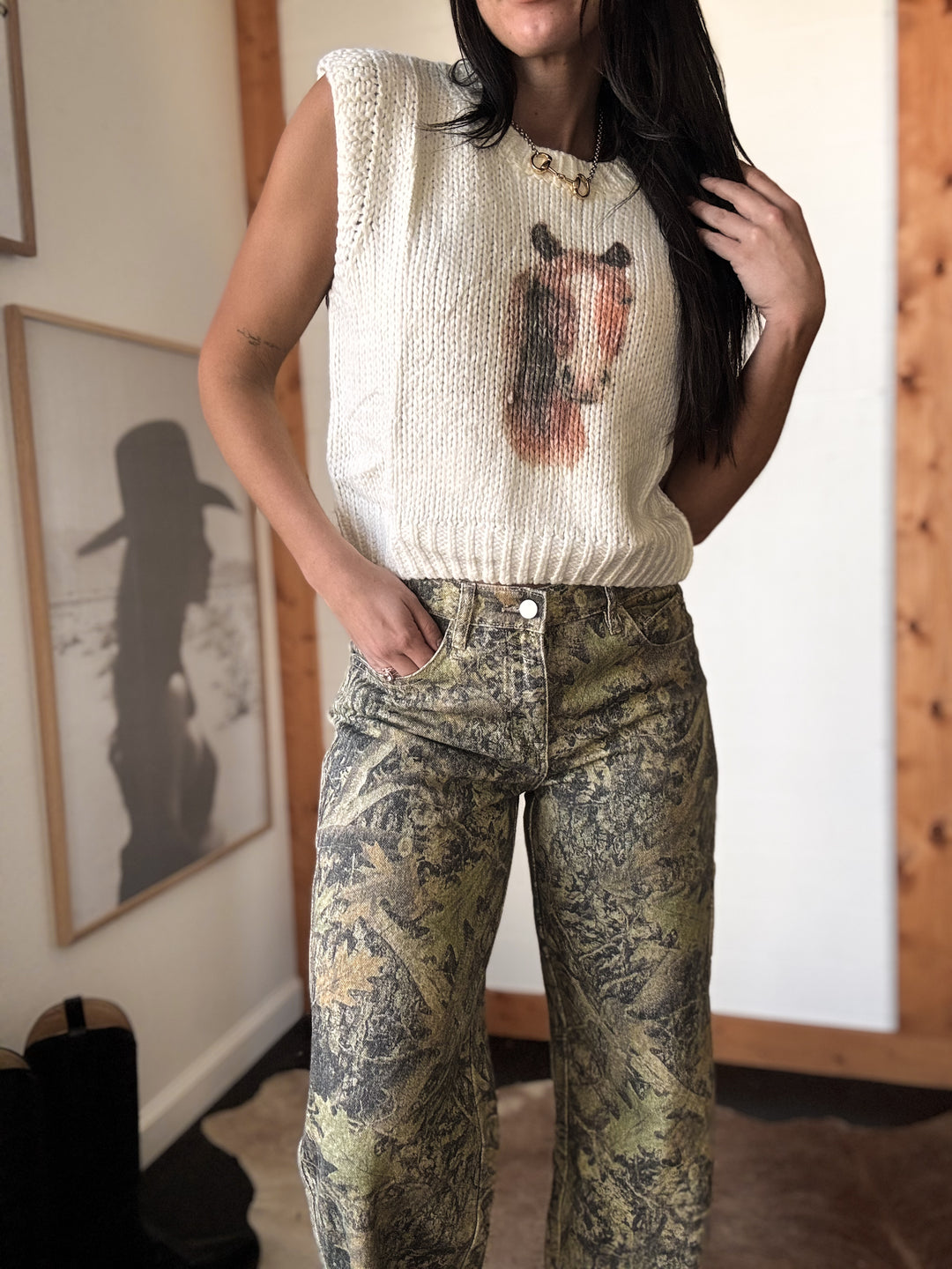 Bronco Knit Sweater vest - White