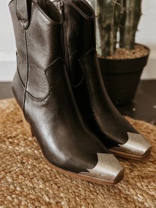 The Western Metal Toe Bootie (Blk)