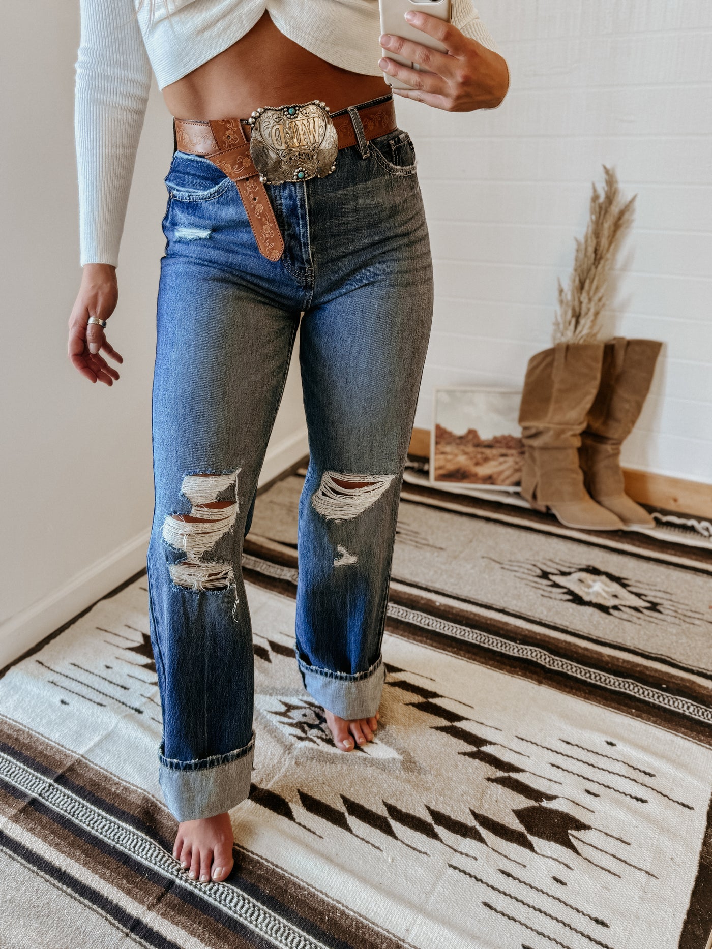 The High Rise Distressed 90’s Jeans