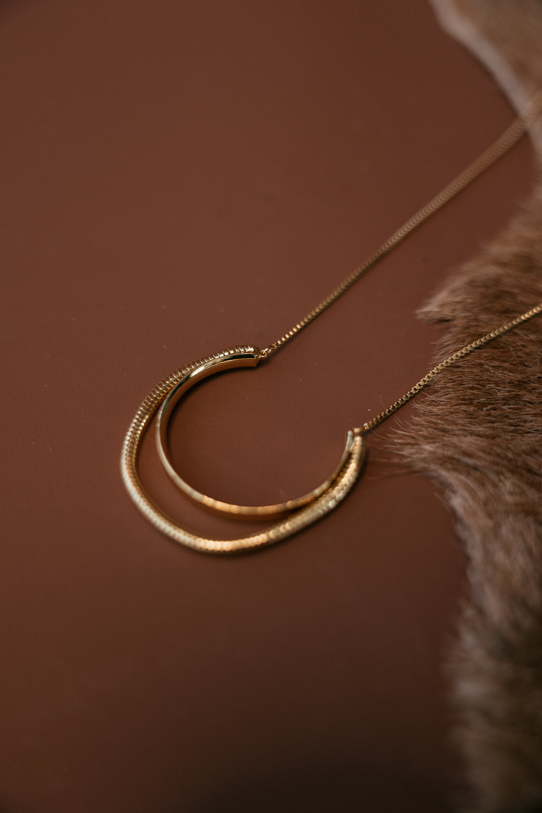 Layered Horseshoe Pendant Necklace - Gold