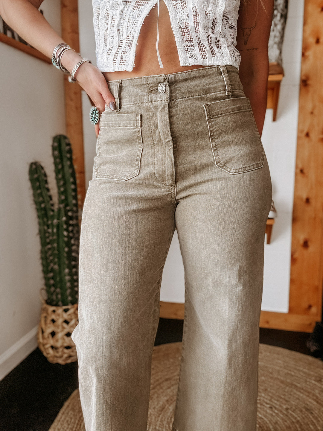 Ariat Ultra High-Rise Wide Leg Jeans – Cropped Western Fit