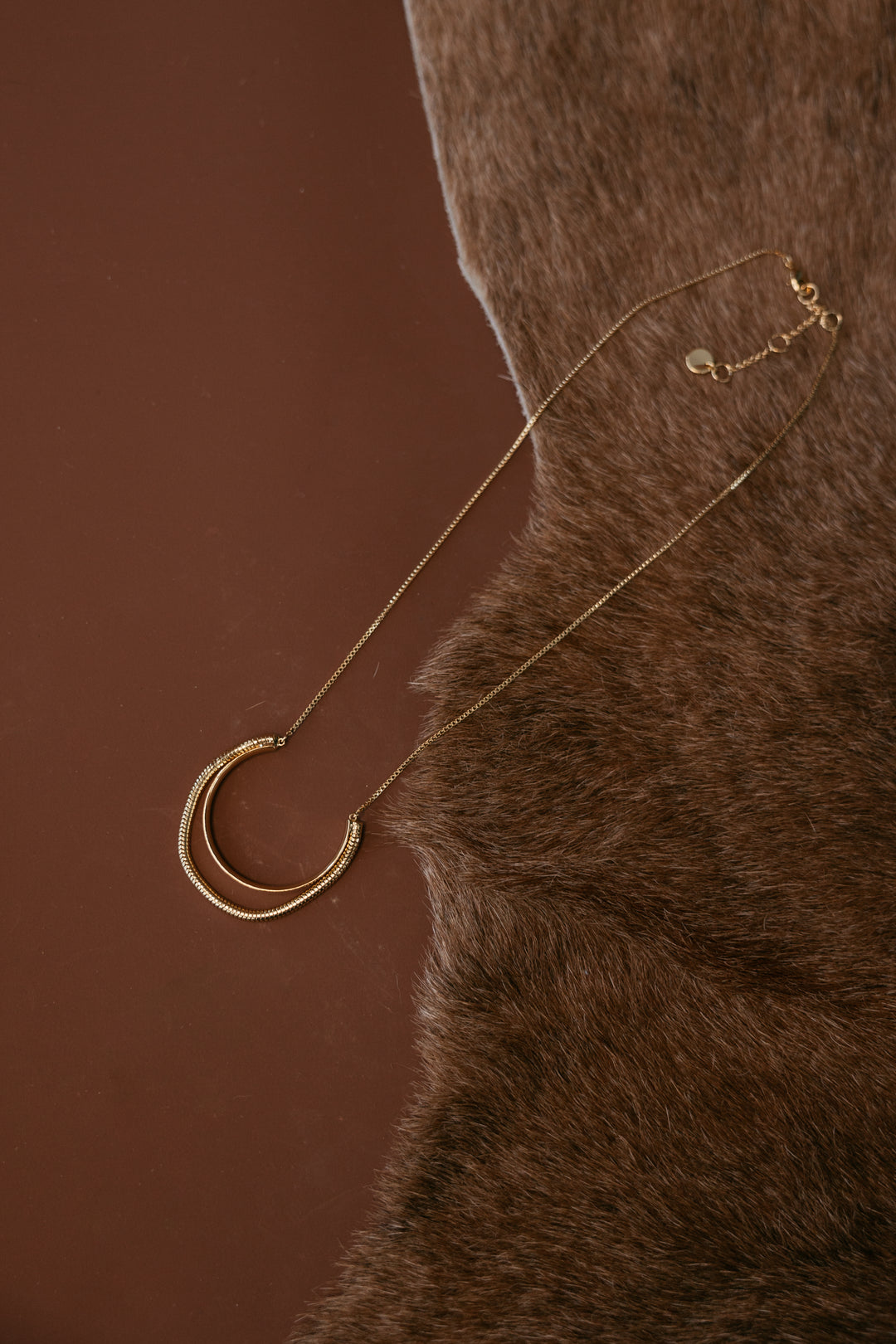 Layered Horseshoe Pendant Necklace - Gold