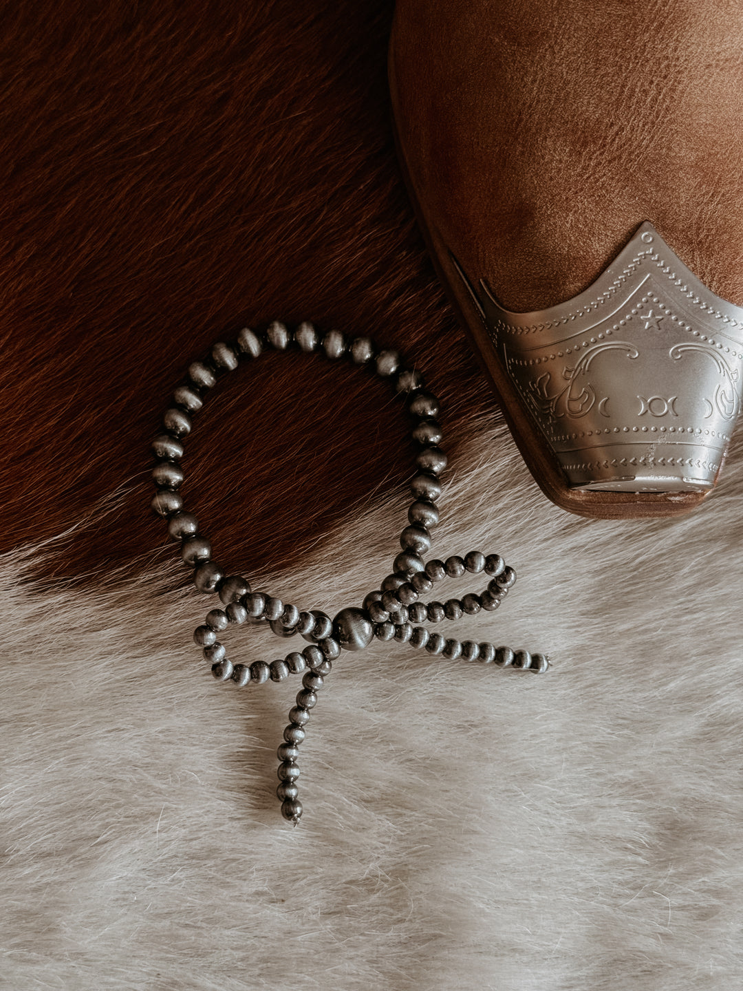 The Simple Pearled Bow Bracelet