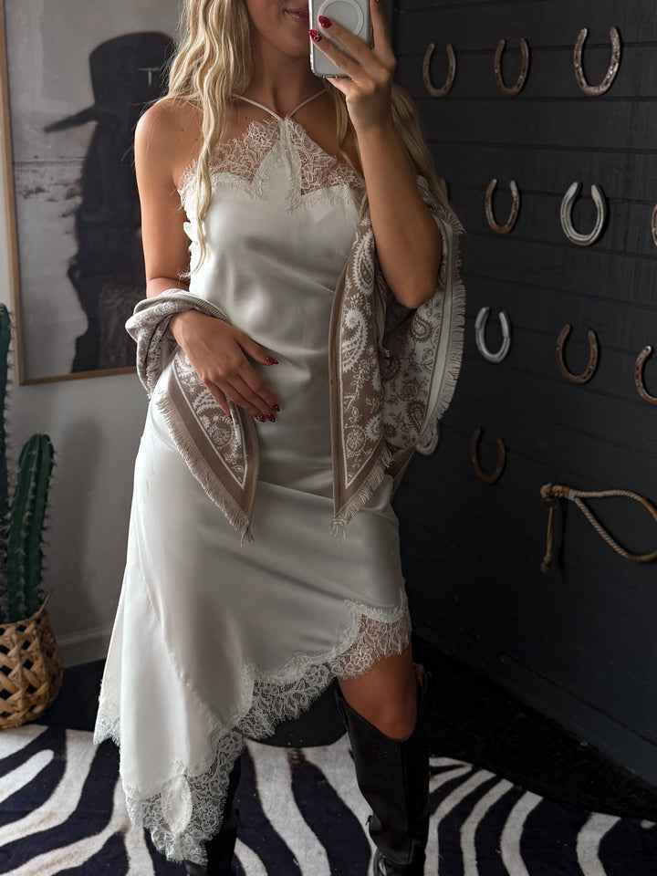 Mocha Paisley Fringe Shawl