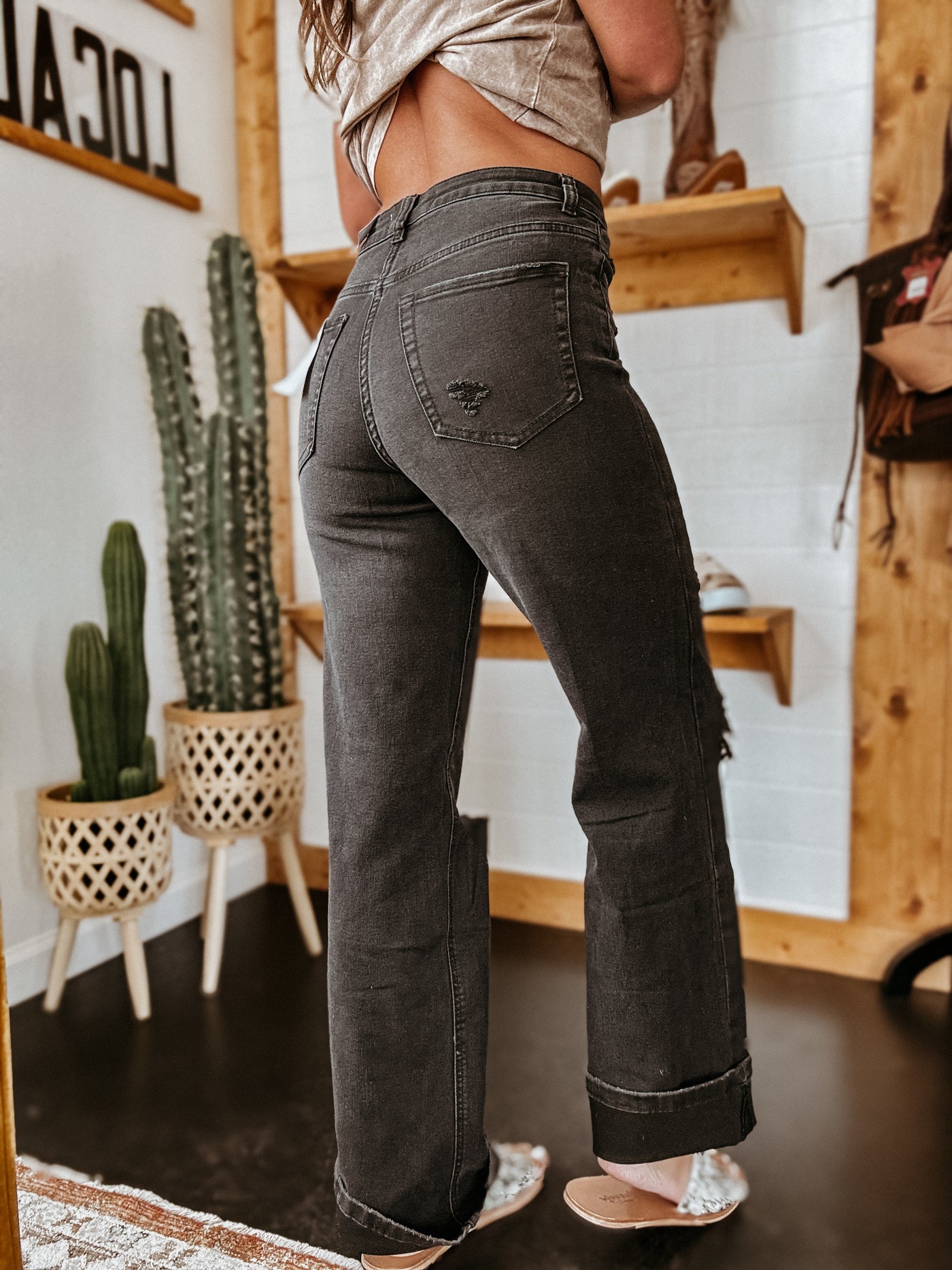 90’s High Rise Flare Jeans (VERVBLK)