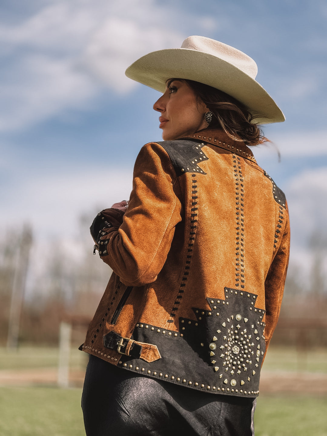 A jaqueta cravejada Scully