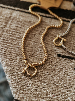 The Classy Horseshoe Necklace (GLD)