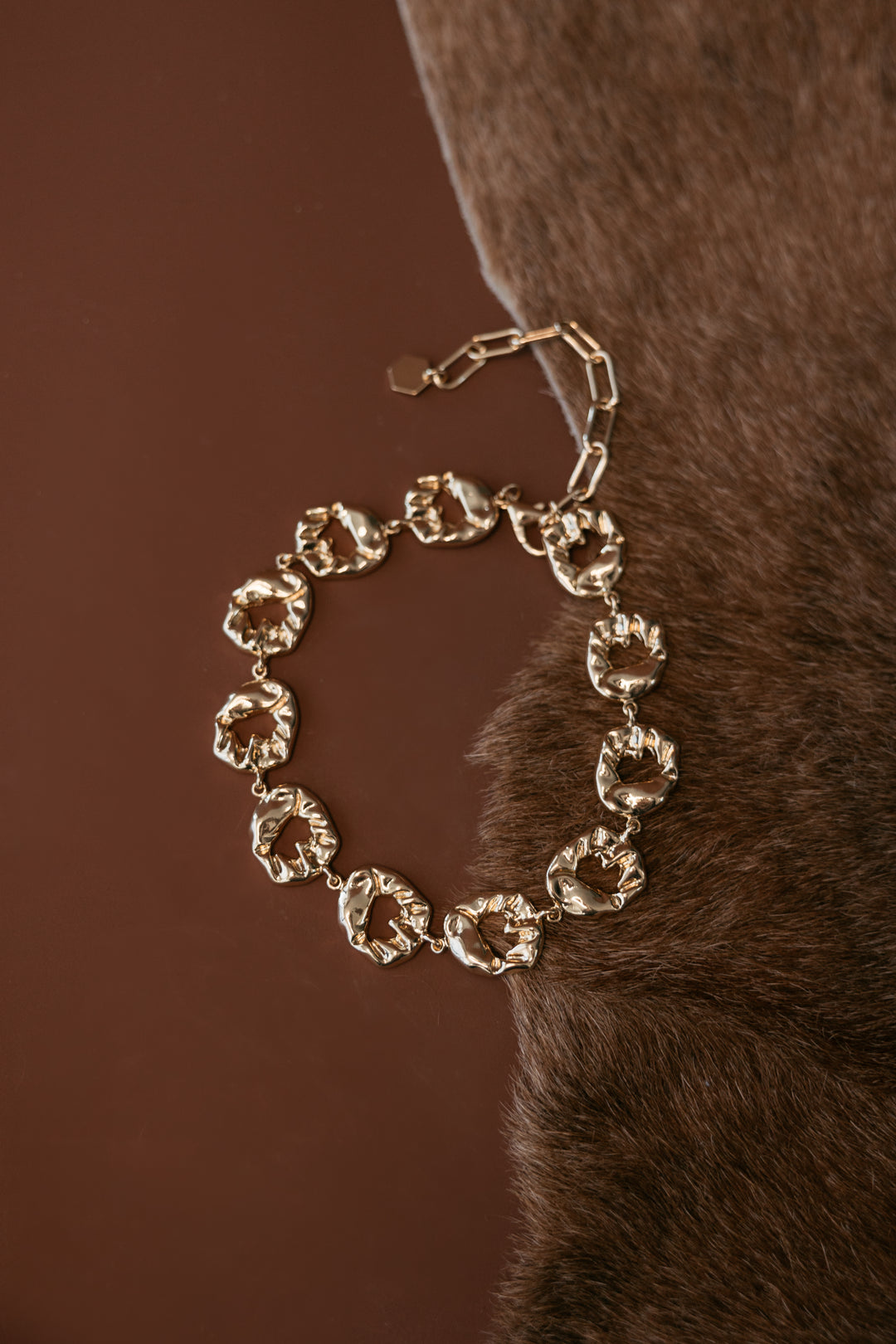 Hammered Circle Link Necklace - Gold