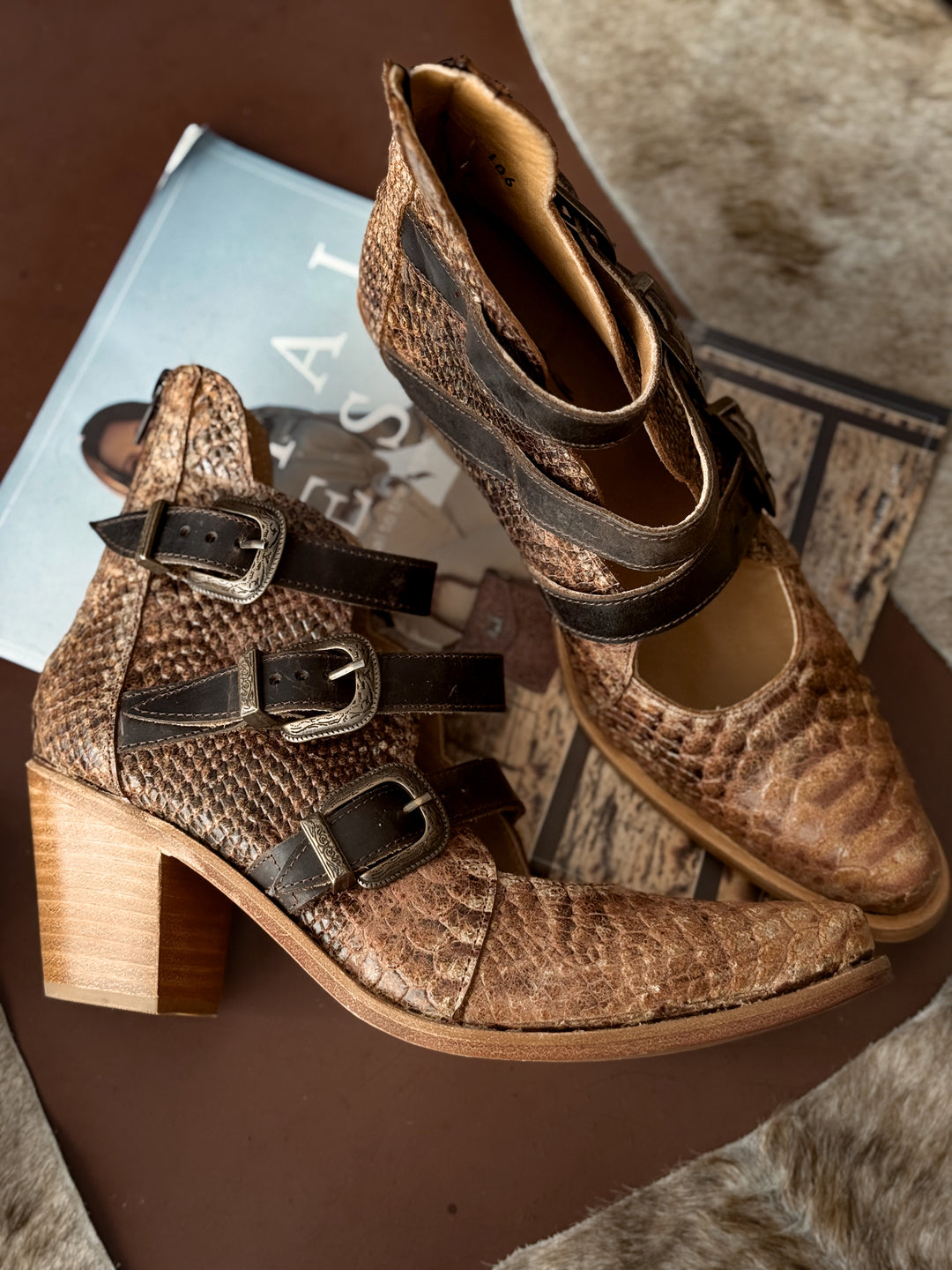 Agave Sky Georgia Buckles - Cognac