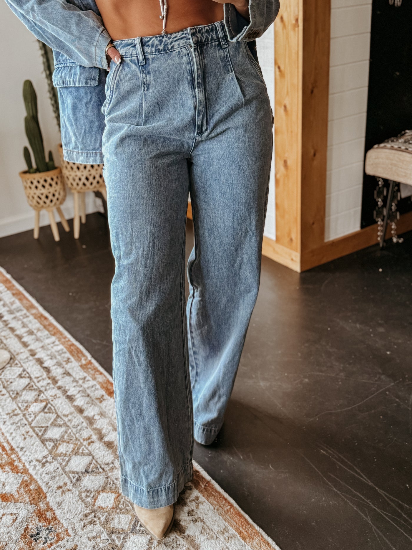 The Pleated Wide Leg Jeans