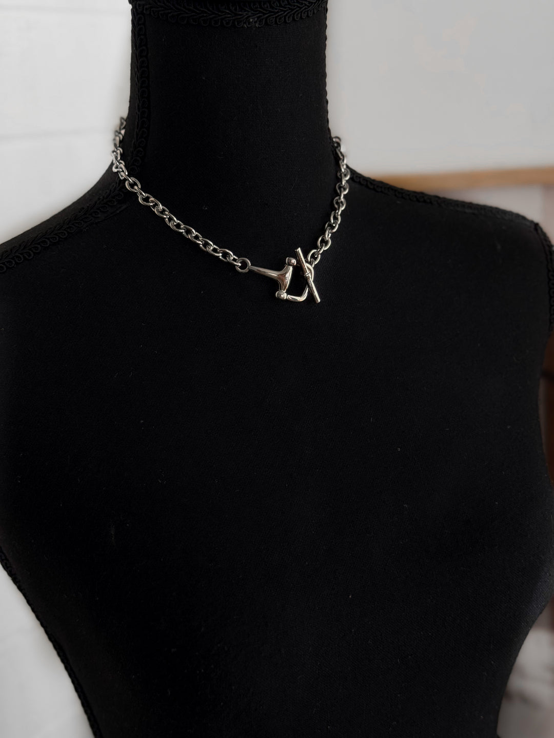 Horsebit Toggle Necklace - Silver