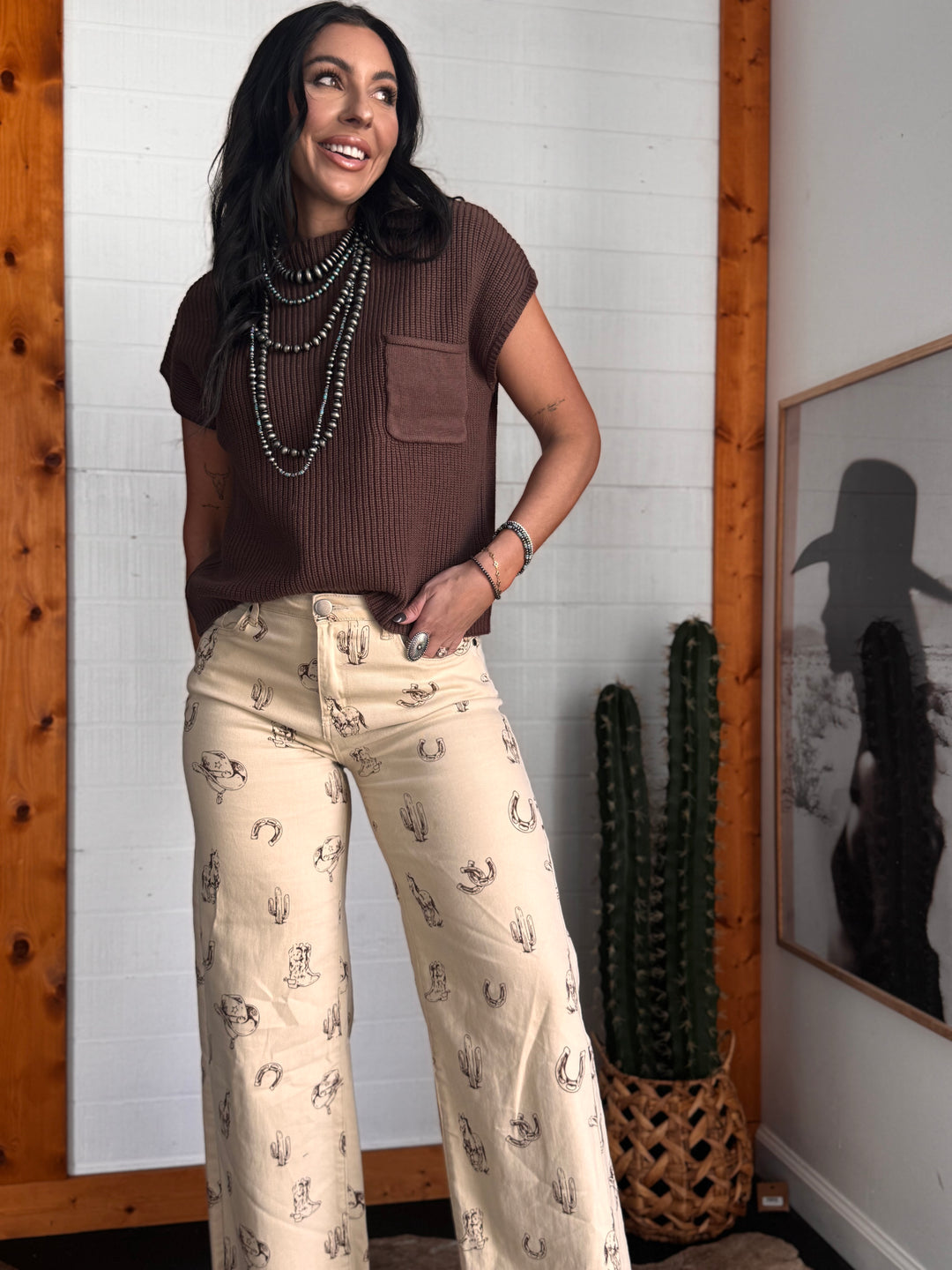 Calças largas com estampa Western Sketch – Sarja creme