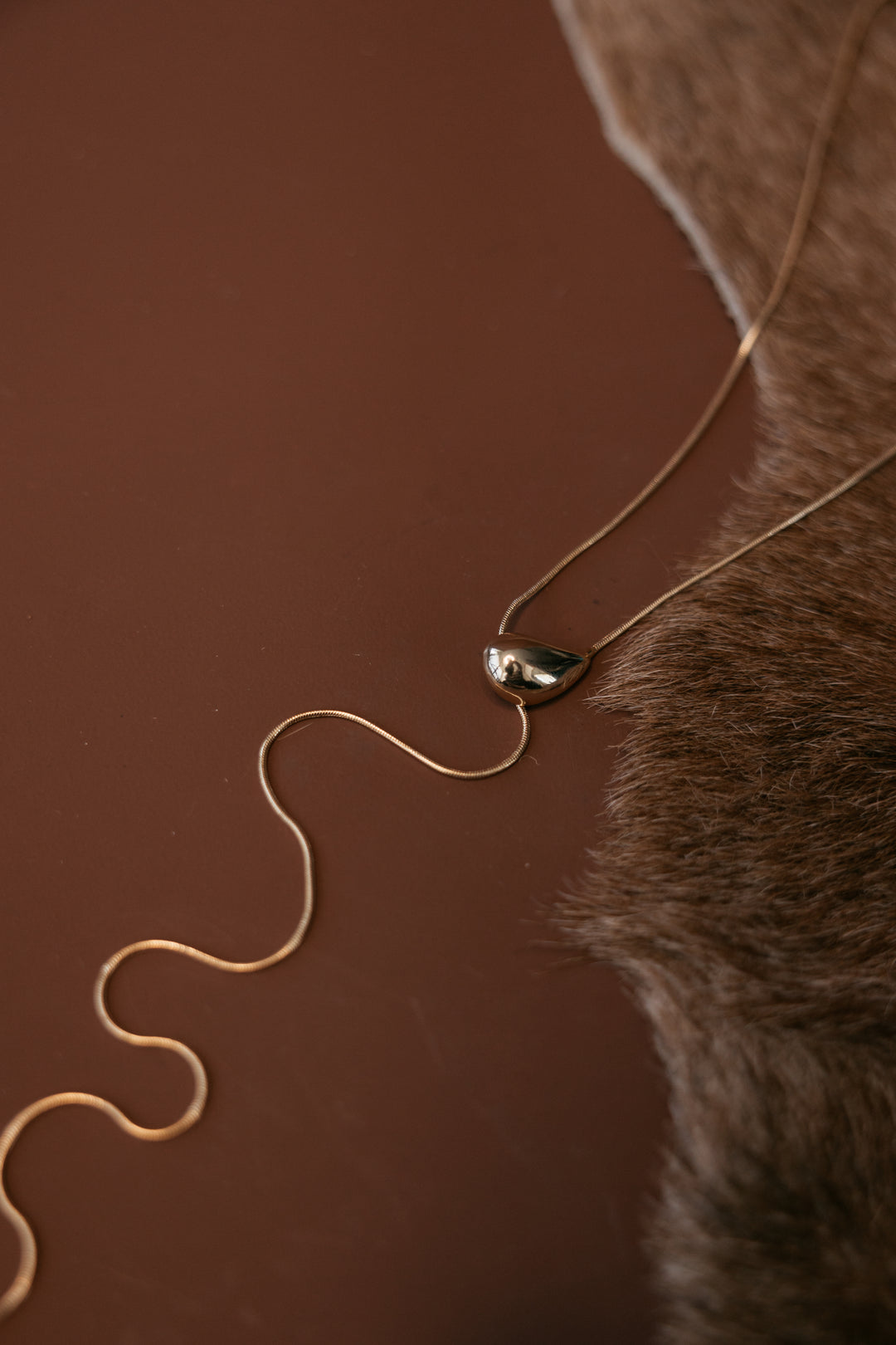 Sculpted Droplet Lariat Necklace - Gold