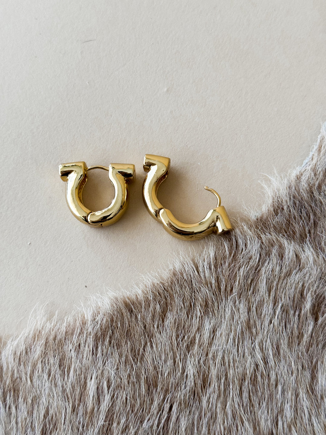 Horseshoe Hoop Earrings – 14K Gold Dipped