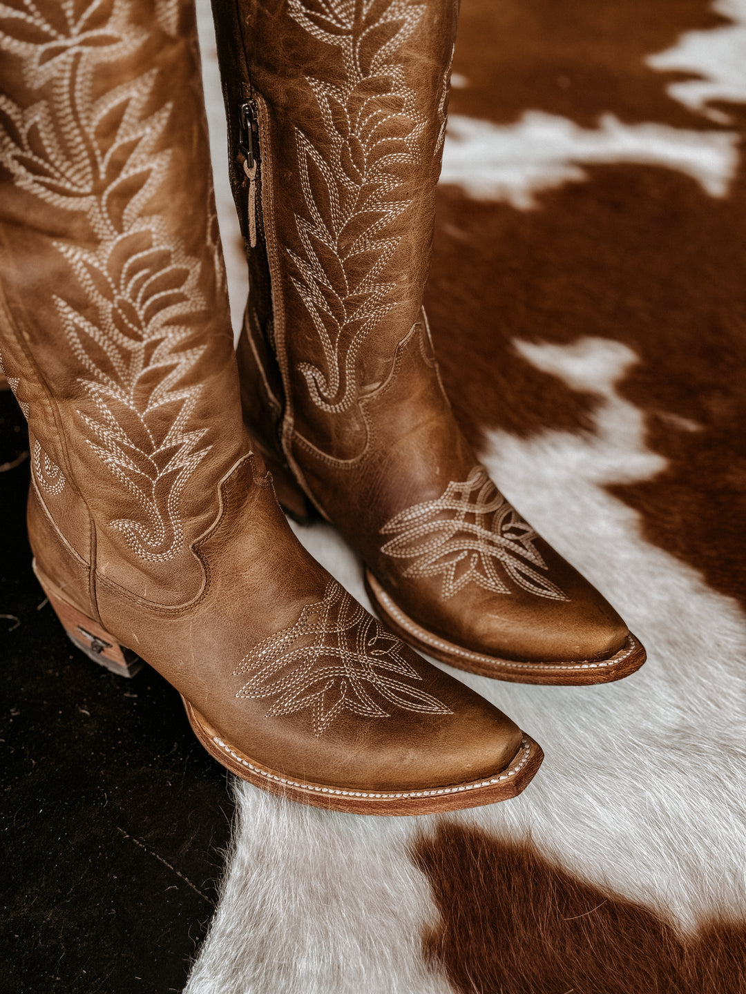 The Sandaga Knee High Boots (DSRT CLAY)