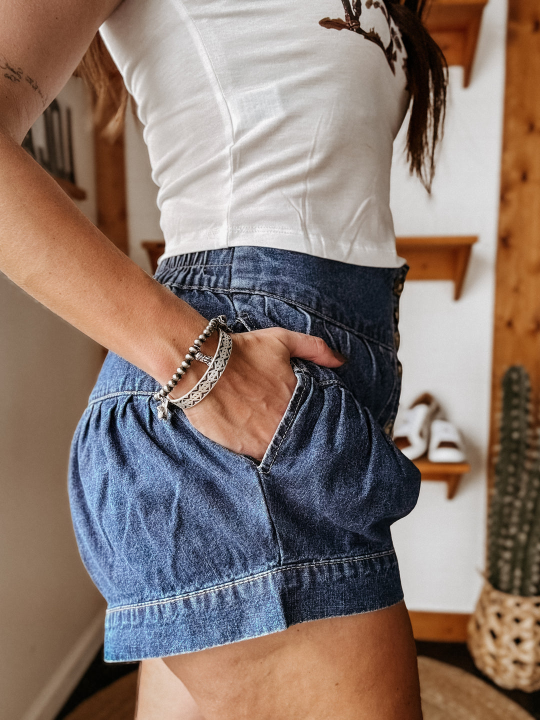 Shorts jeans de cintura alta com camadas