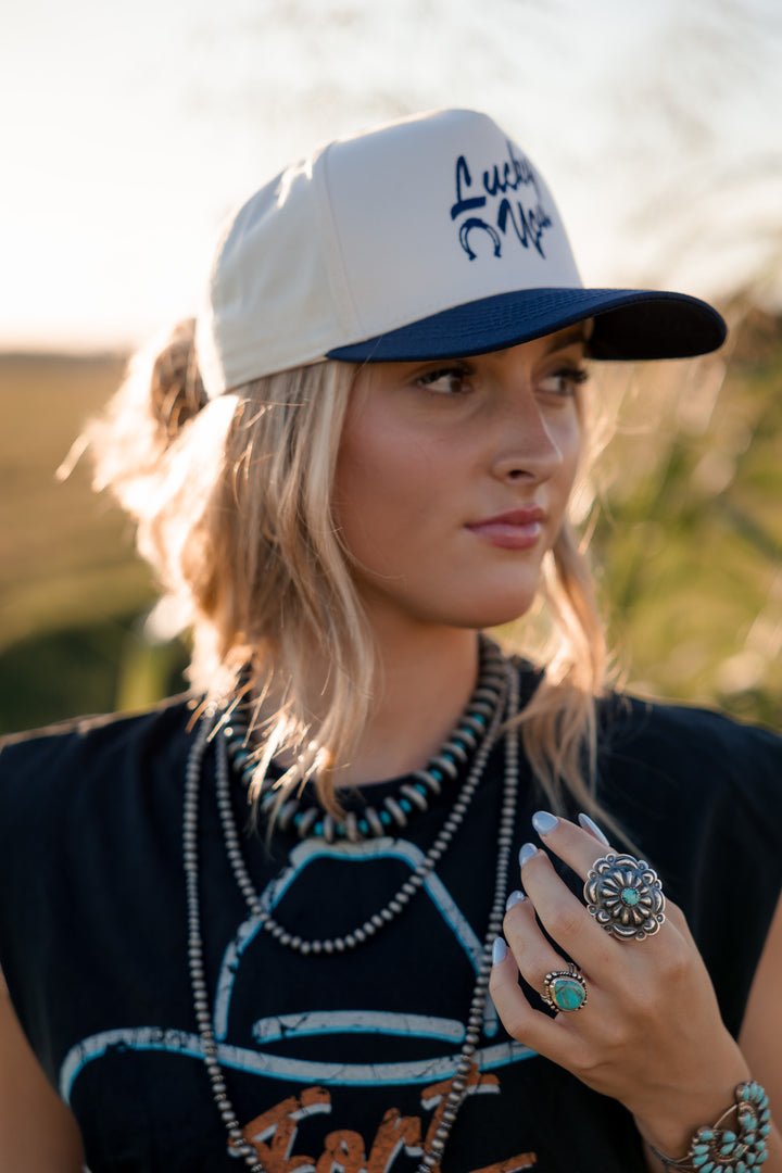 Boné Trucker Feminino Lucky You