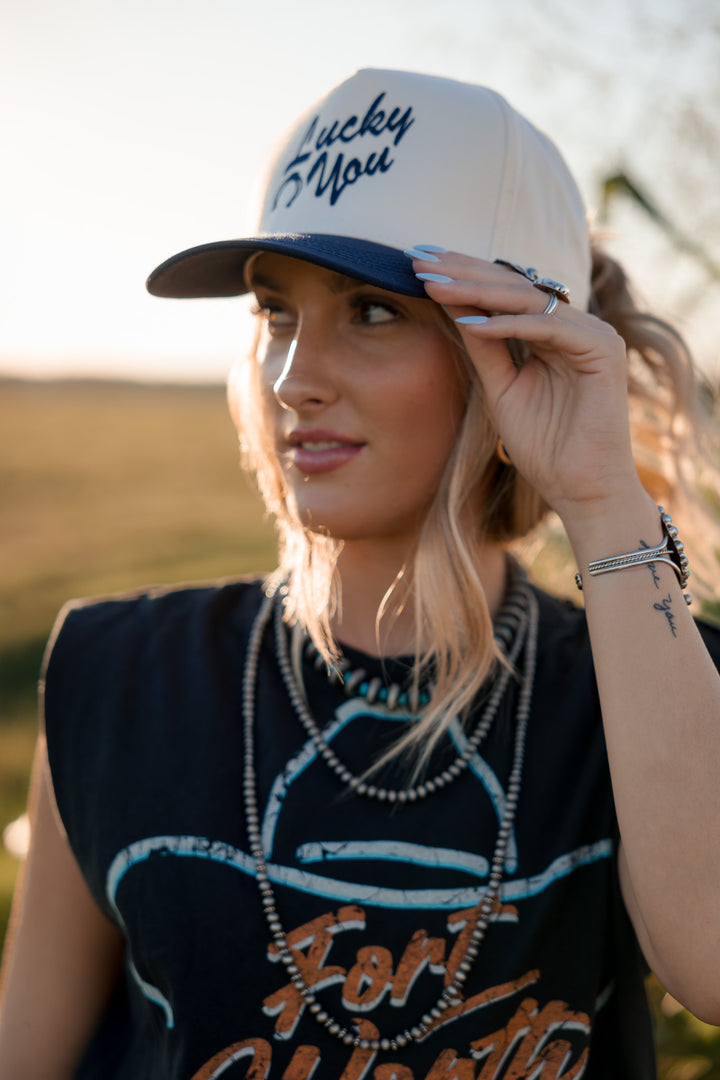 Boné Trucker Feminino Lucky You
