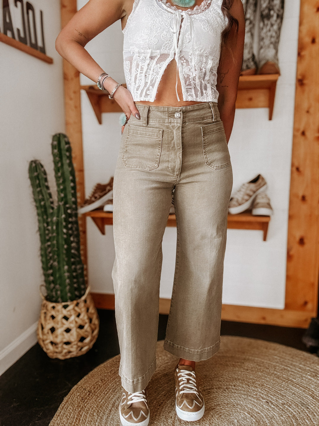 Ariat Ultra High-Rise Wide Leg Jeans – Cropped Western Fit