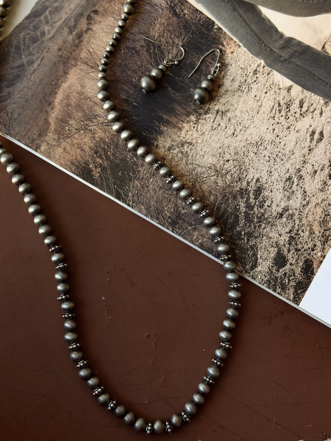 Silver n' Pearls Necklace Set